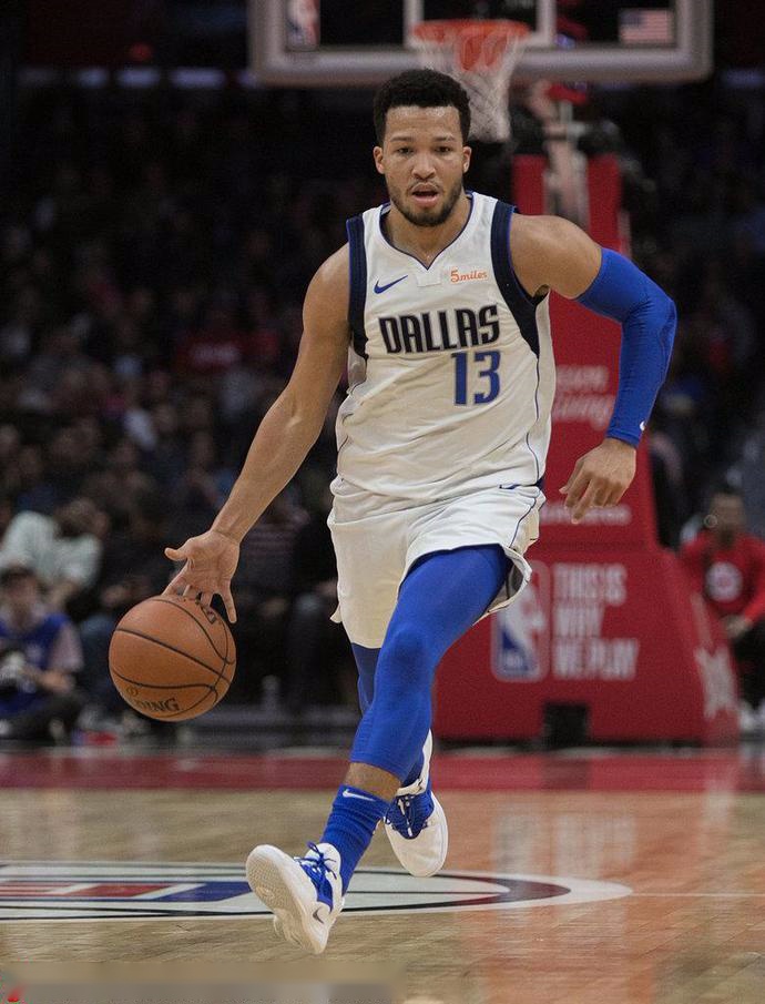 不难发现他 不难发现他